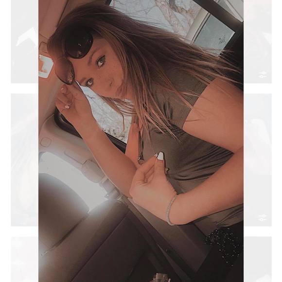 Meet your Posher, Mackenzie - Picture 1 of 1